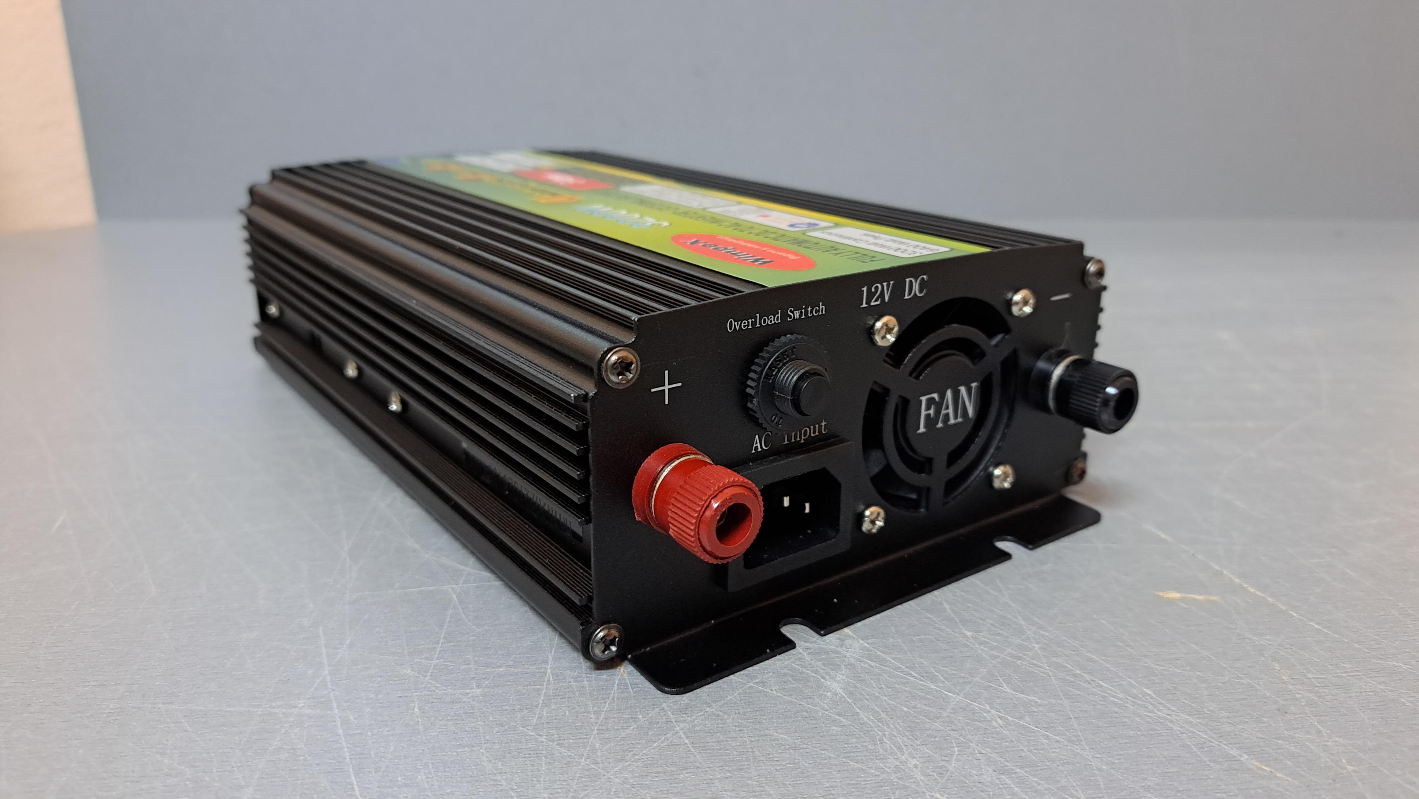 Преобразователь напряжения WIMPEX 12-220V 3200W с автоматической зарядкой 8А - фото 2