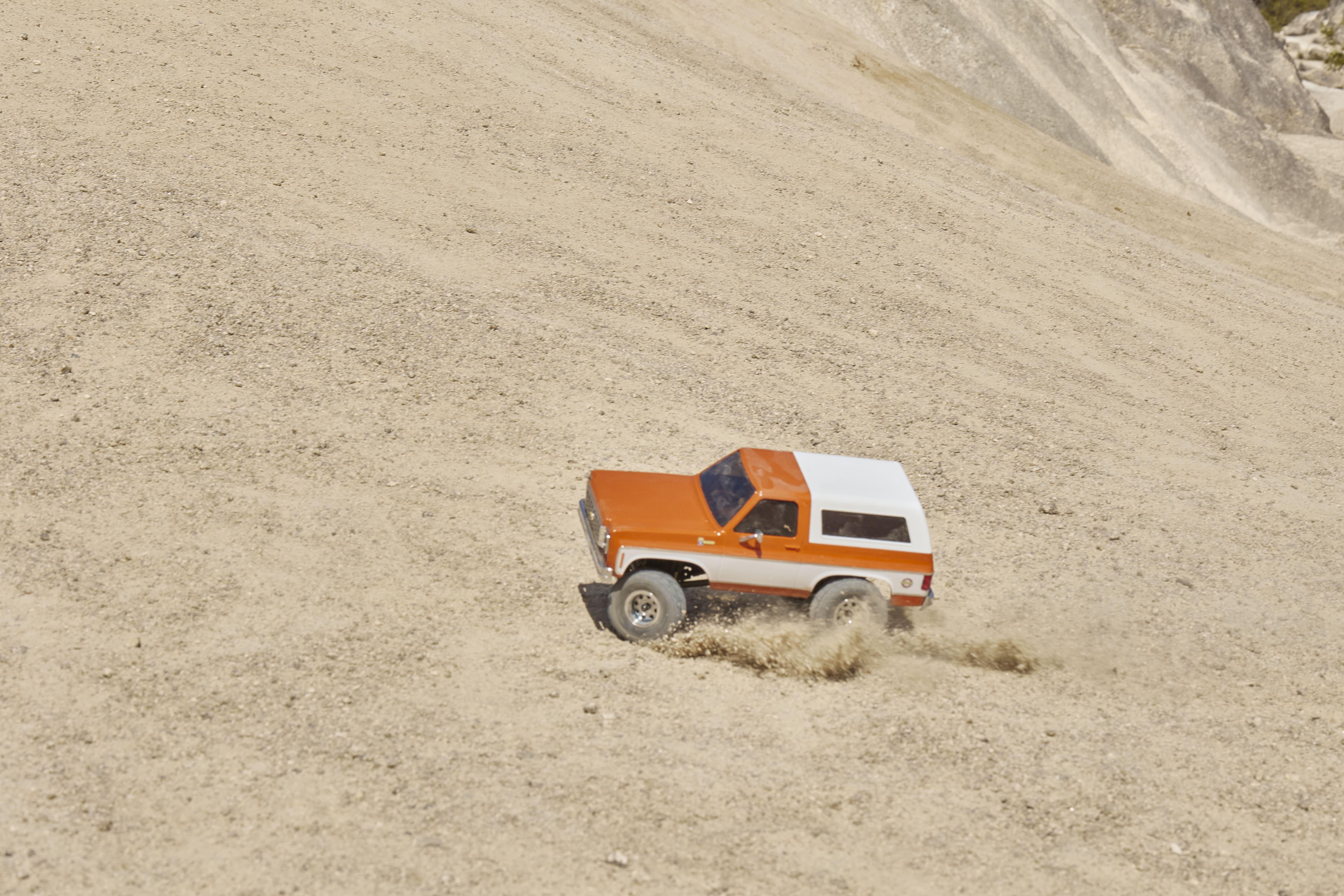 Машинка на радиоуправлении FMS 1:24 FCX24 K5 BLAZE RTR Orange - фото 26 Машинка на радиоуправлении FMS 1:24 FCX24 K5 BLAZE RTR Orange - фото 26