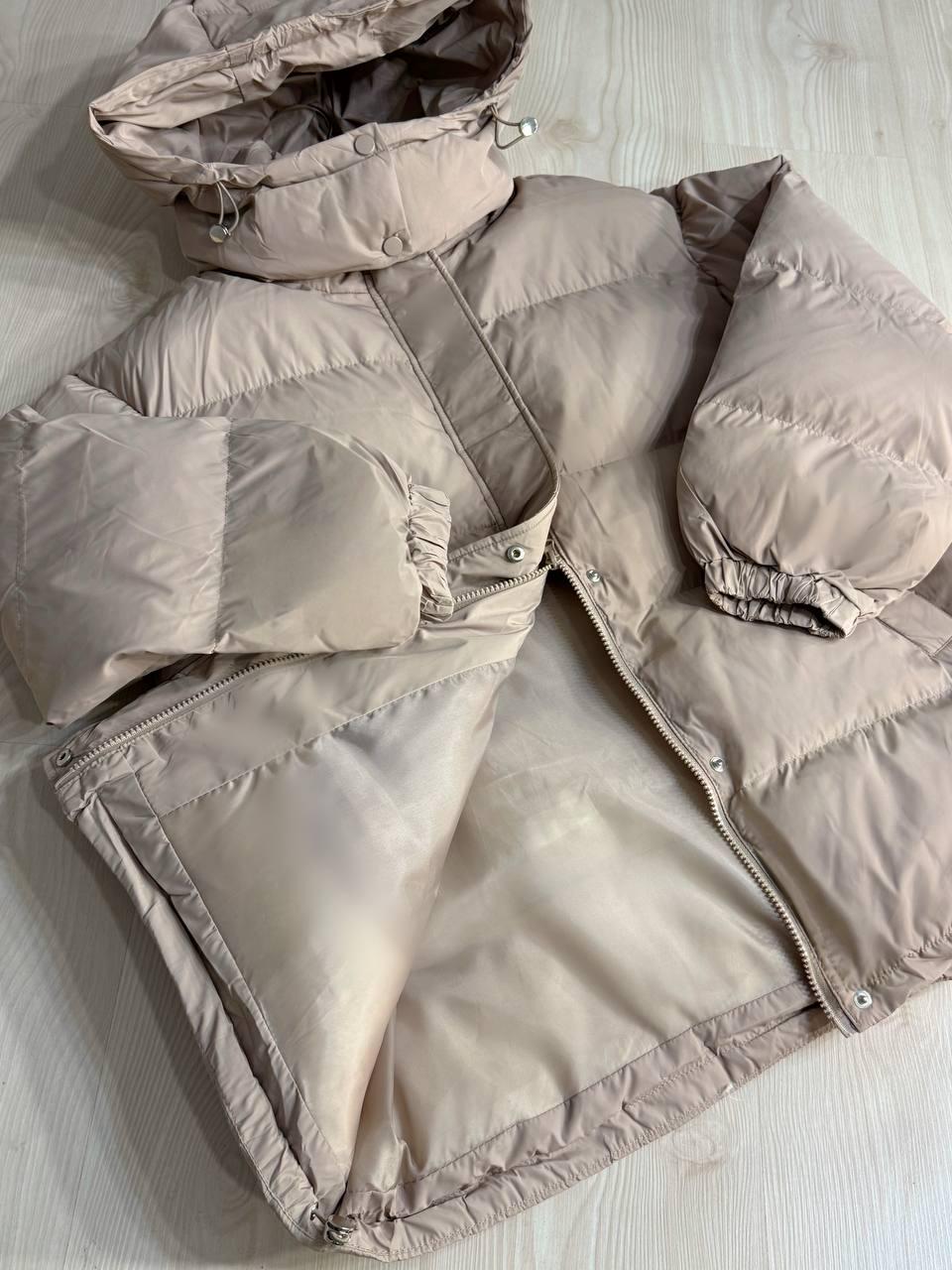 Куртка женская LADY YEP 10008 длинная оверсайз пуффер с капюшоном р. 42 Бежевый (5516) - фото 3 Куртка женская LADY YEP 10008 длинная оверсайз пуффер с капюшоном р. 42 Бежевый (5516) - фото 3