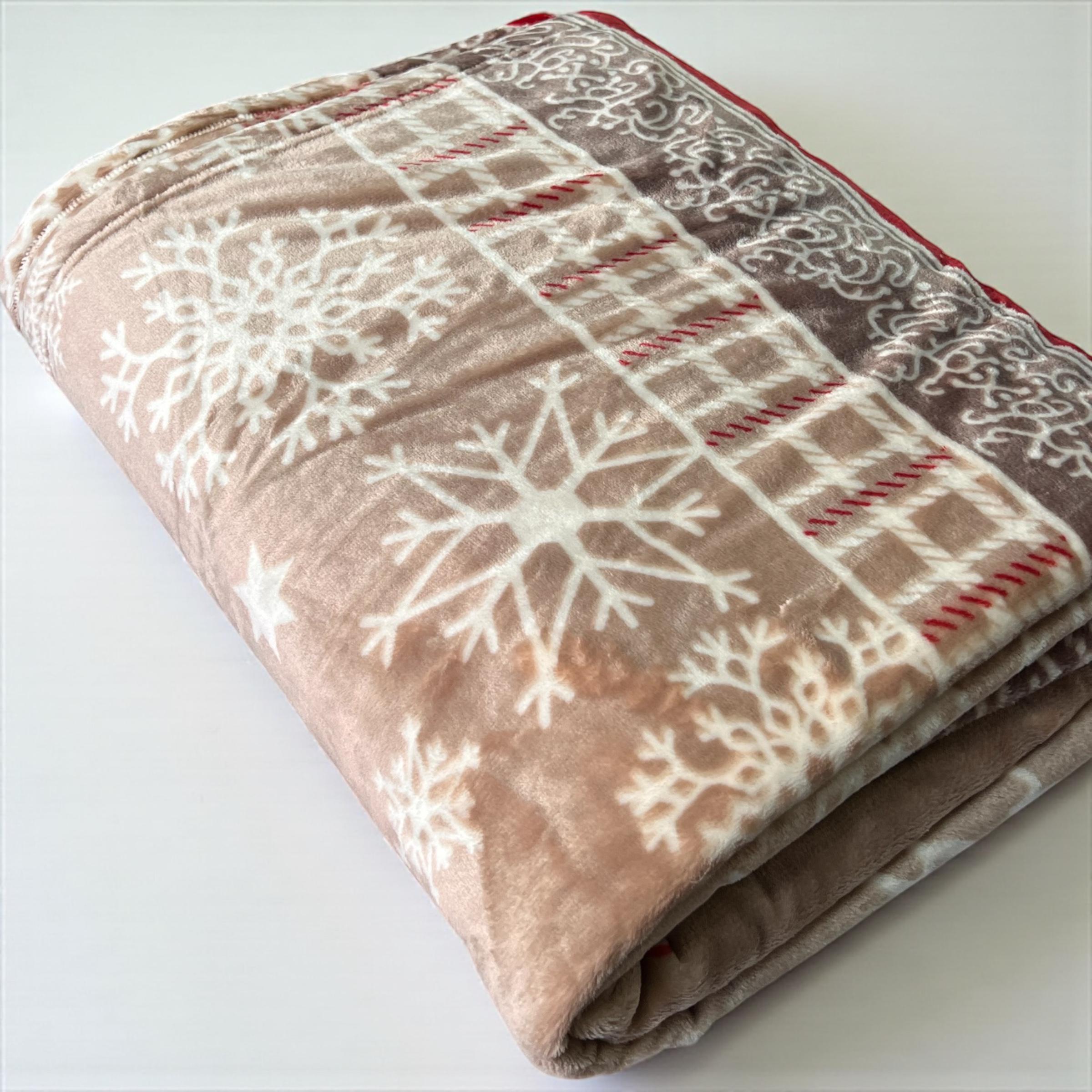 Плед з оленями теплий новорічний 200х215 см Бежевий (2342412137) - фото 4 Плед з оленями теплий новорічний 200х215 см Бежевий (2342412137) - фото 4