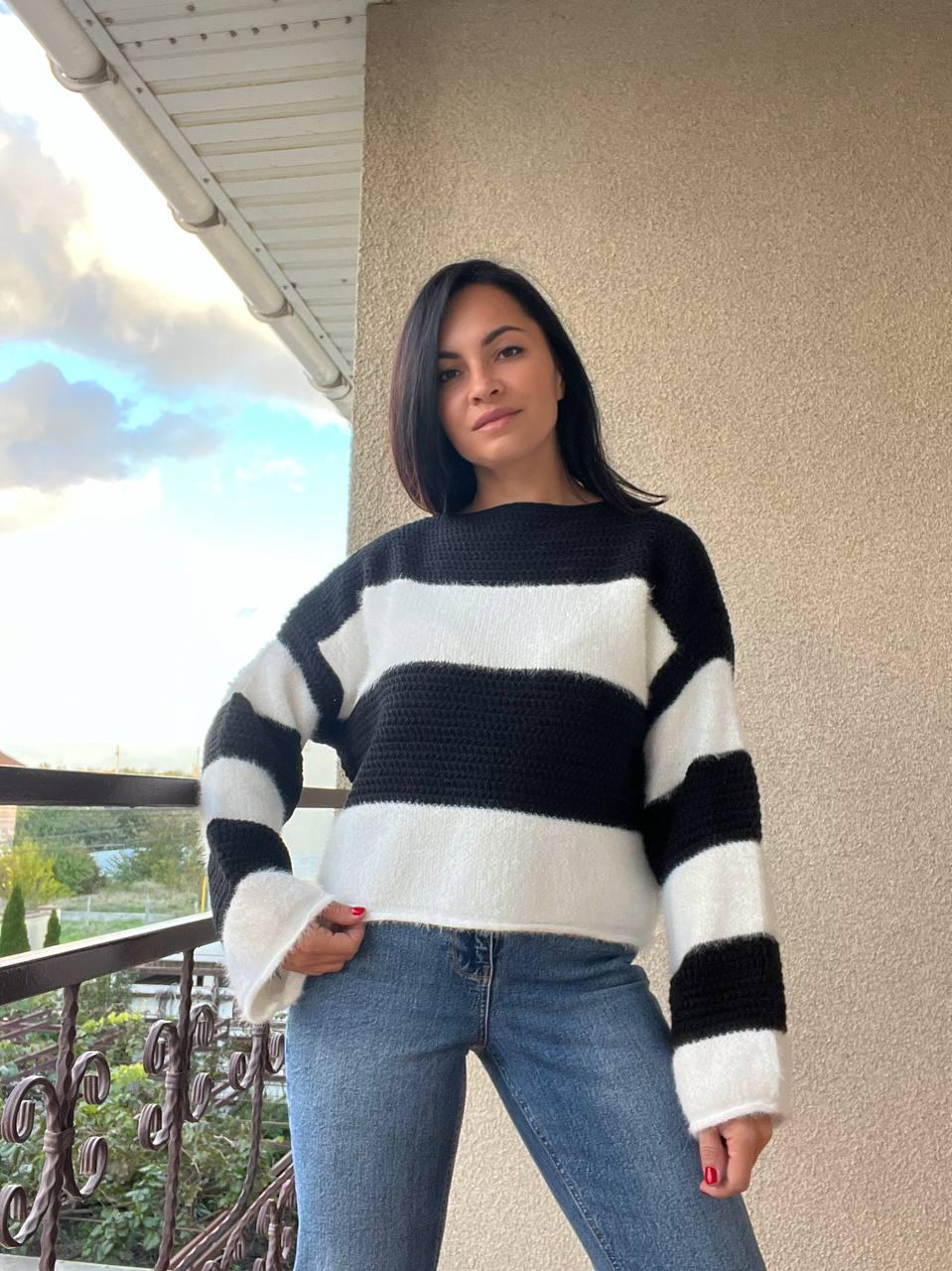 Светр жіночий A-N 1203 широка смуга комбинований плетіння ангора широкі рукава OS Чорний (2956) - фото 3
