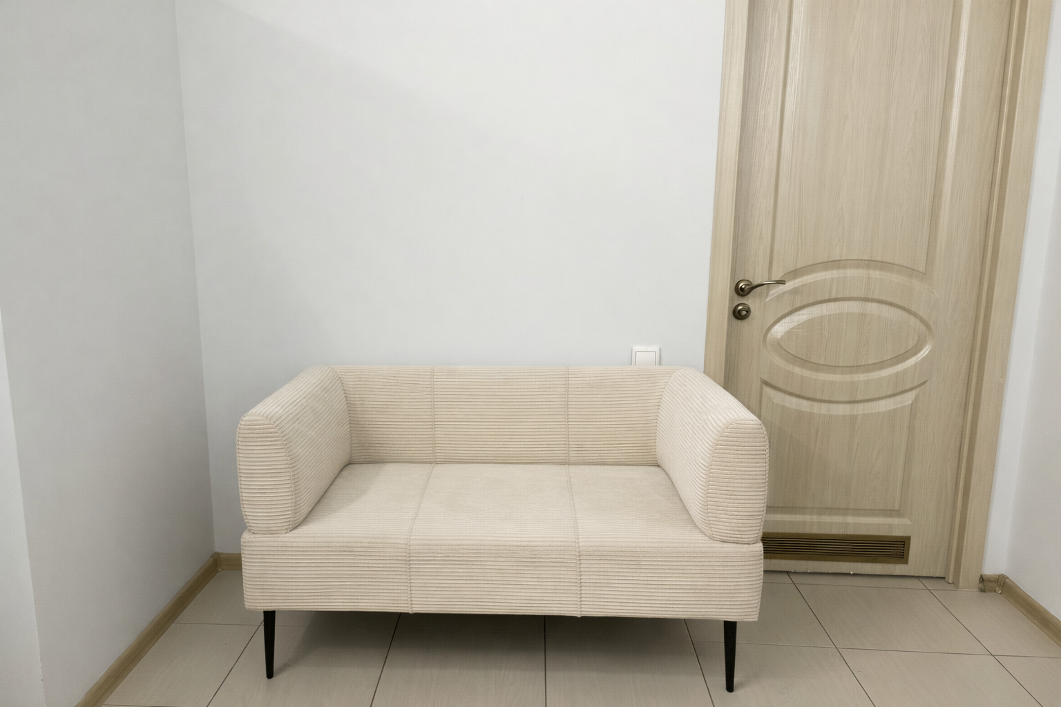 Диван офисный Tobi Sho Бенно-1 с подлокотниками велюр вельвет 1200х720х750 мм Lotus 02/LT Beige