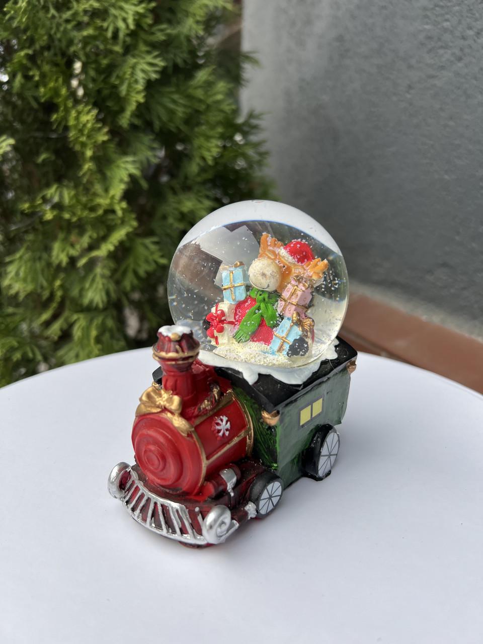 Шар снежный BonaDi Паровозик с LED-подсветкой 10,8 см (4065)