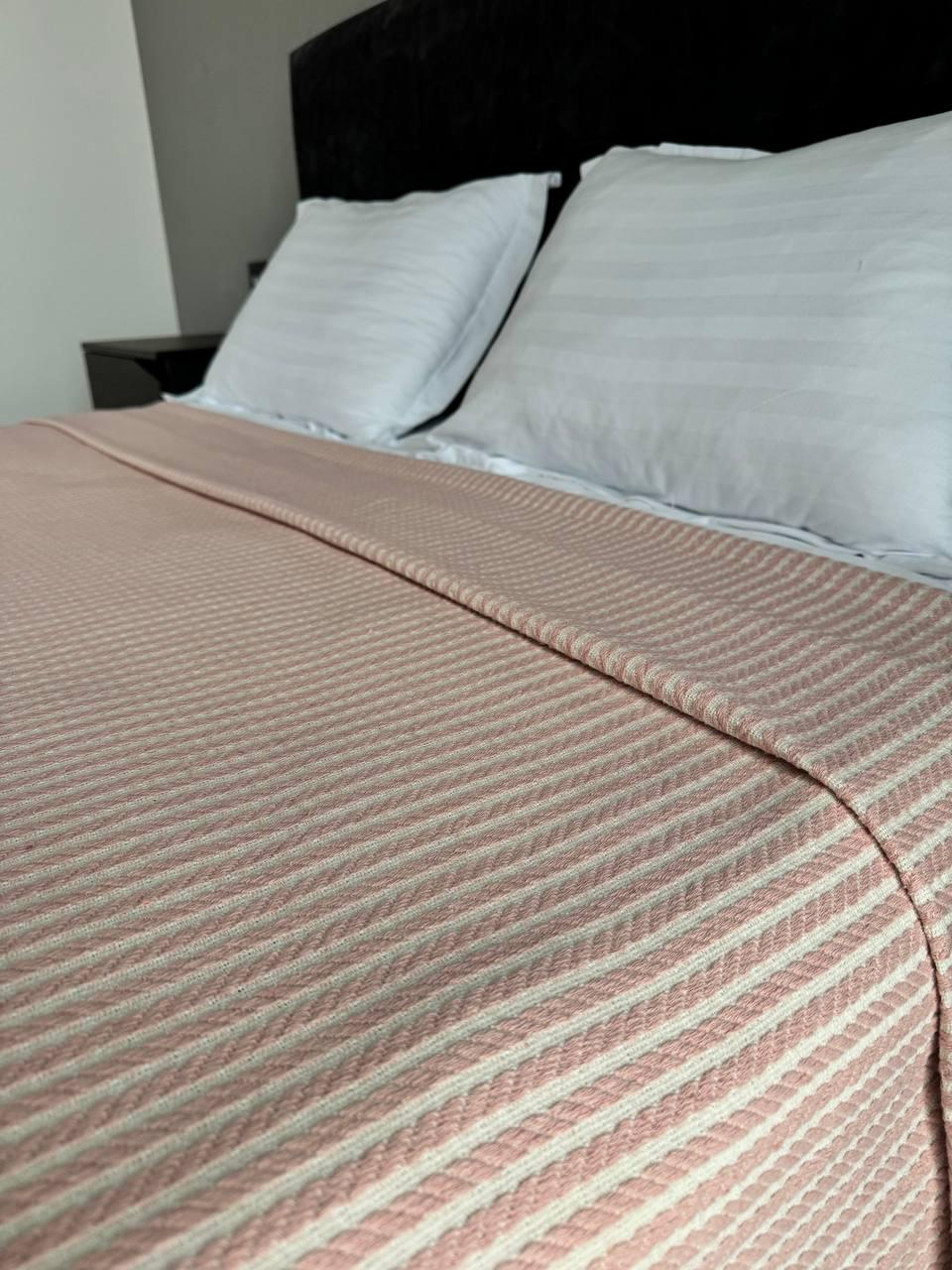 Плед хлопковый Косичка комбинированная 240x230 см Розовый (11812-F6-240x230cm) - фото 3 Плед хлопковый Косичка комбинированная 240x230 см Розовый (11812-F6-240x230cm) - фото 3