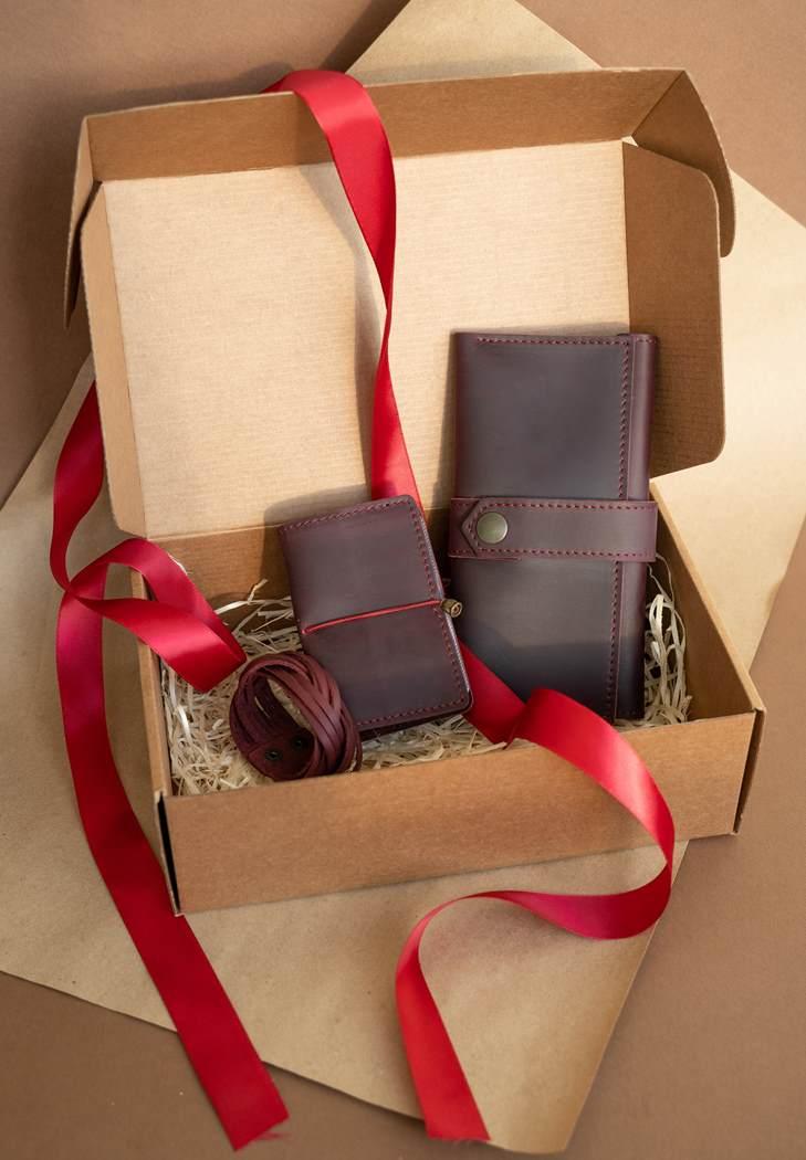 Набор кожаных аксессуаров женский подарочный Париж Crazy Horse (A-027389)