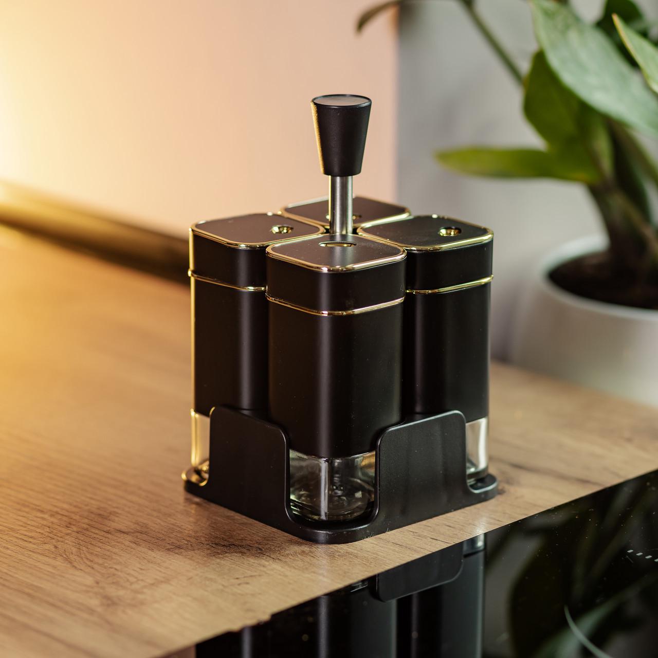 Набір для спецій на підставці HP-1306 4 шт. 10х10х17 см 120 мл Чорний (A-033681) - фото 6 Набір для спецій на підставці HP-1306 4 шт. 10х10х17 см 120 мл Чорний (A-033681) - фото 6