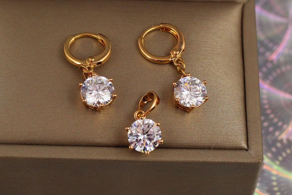 Набор Xuping Jewelry Серьги и кулон белые камни 8 мм Золотистый