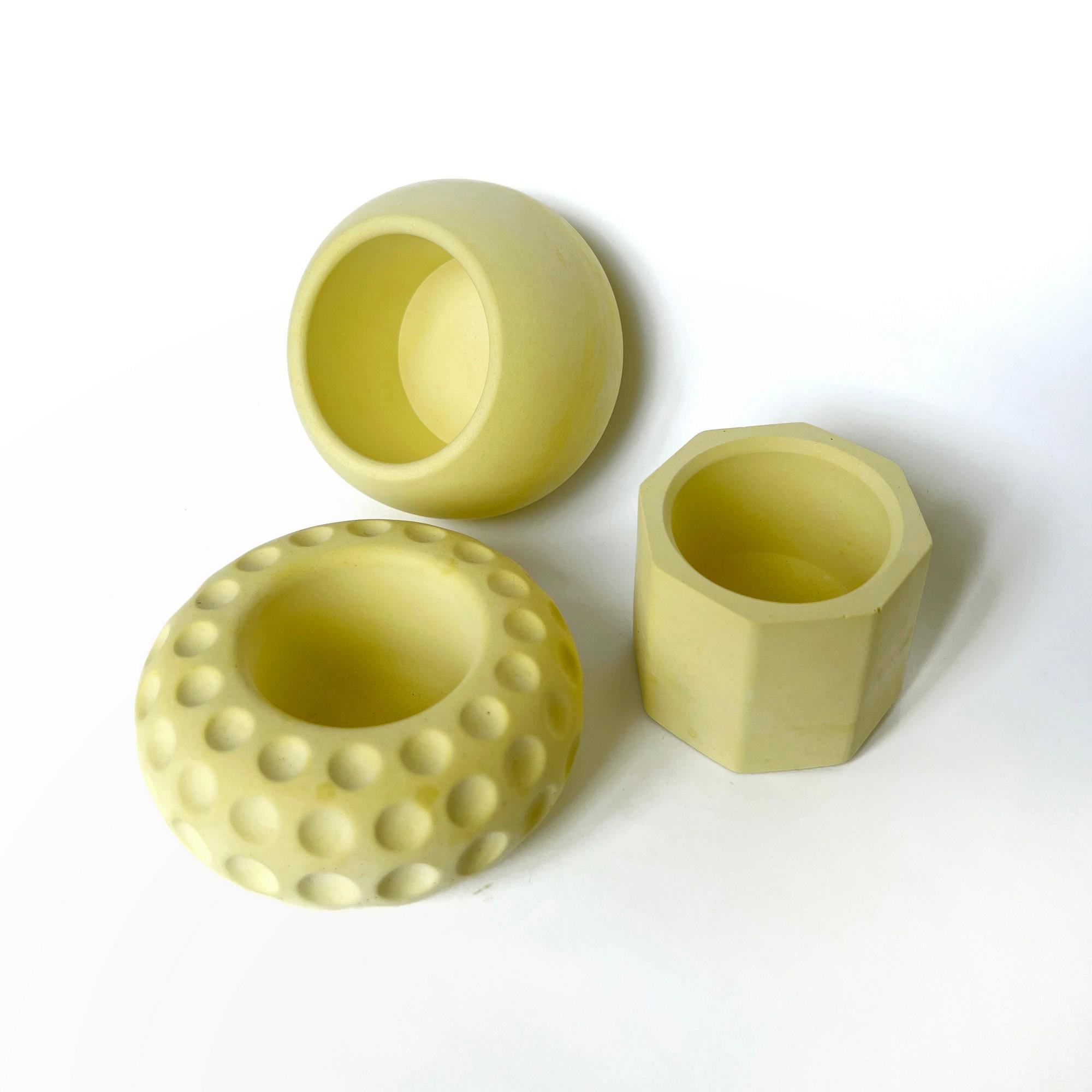 Набор из трех кашпо разной формы для декора и суккулентов Желтый матовый (GPAN2001_21) Набор из трех кашпо разной формы для декора и суккулентов Желтый матовый (GPAN2001_21)