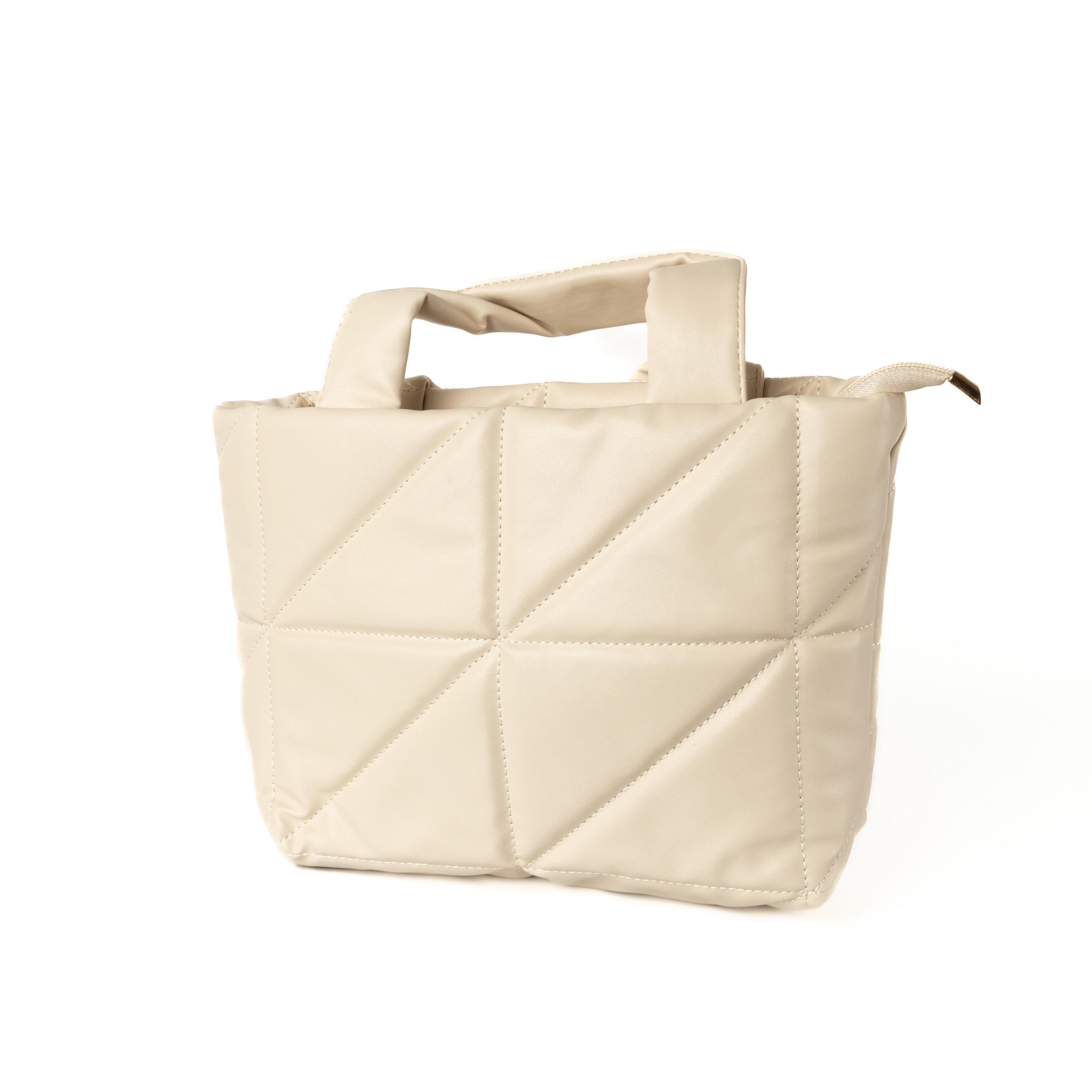 Сумка женская на молнии из стеганой качественной искусственной кожи Молочный