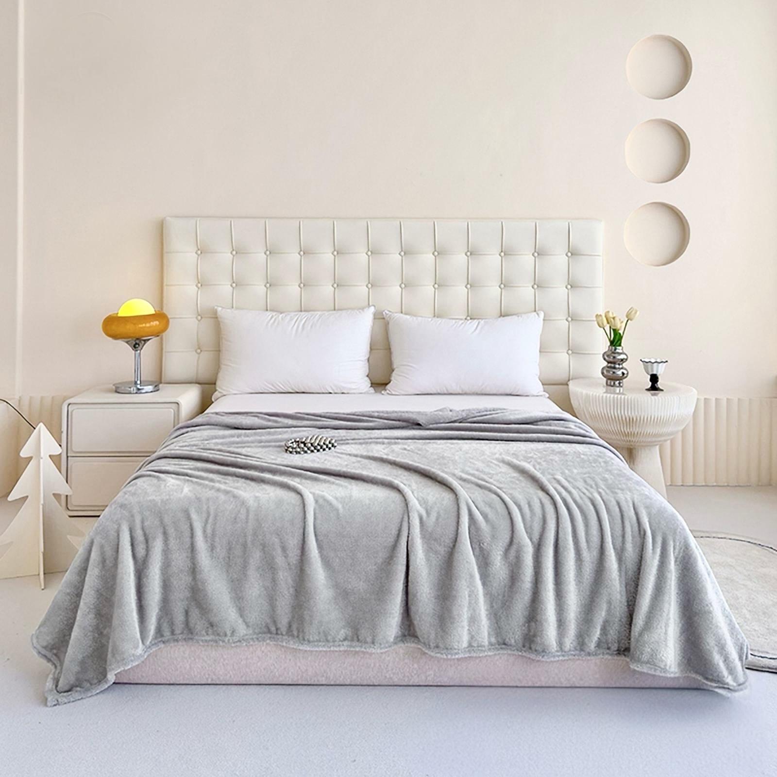 Плед-покривало з мікрофібри Malloory Home 180x200 см Світло-сірий (1841-1) - фото 1