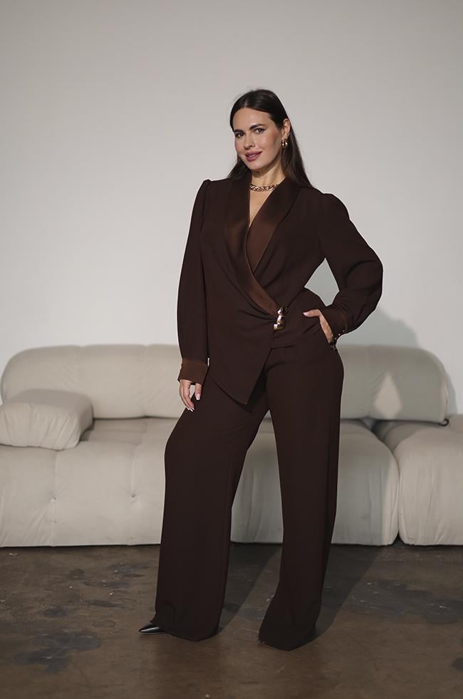 Костюм женский Lipar двойка брюки и блуза р. 52 Шоколад (4135/30674405)