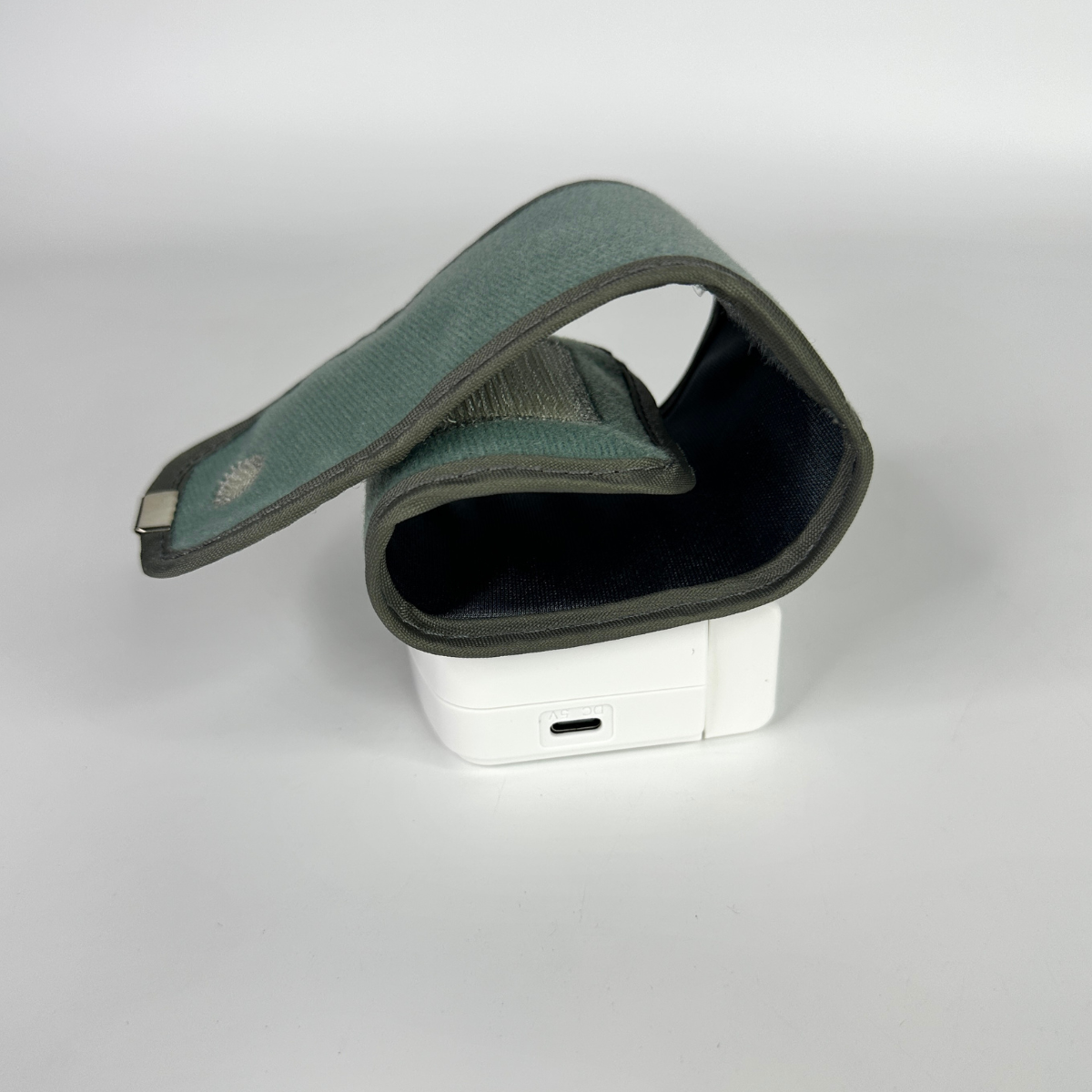 Тонометр автоматический на запястье с футляром Белый (CK-102S) - фото 9