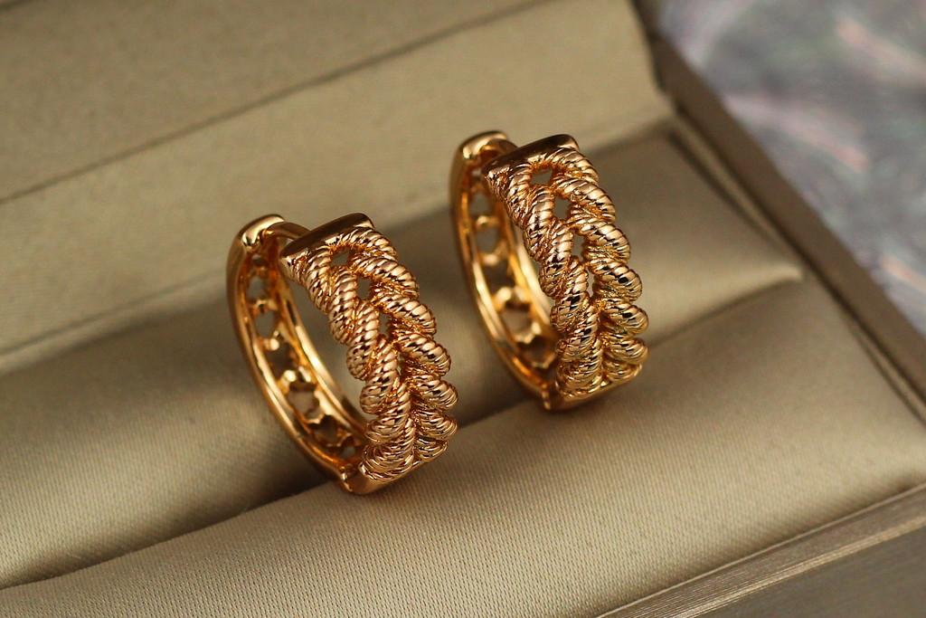 Серьги Xuping Jewelry изнаночная петля 2 см Золотистый