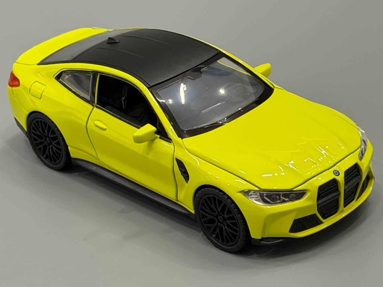Машинка инерционная АвтоСвіт BMW M4 открывающаяся дверь звук/свет 1:32 Желтый (AP-2110)