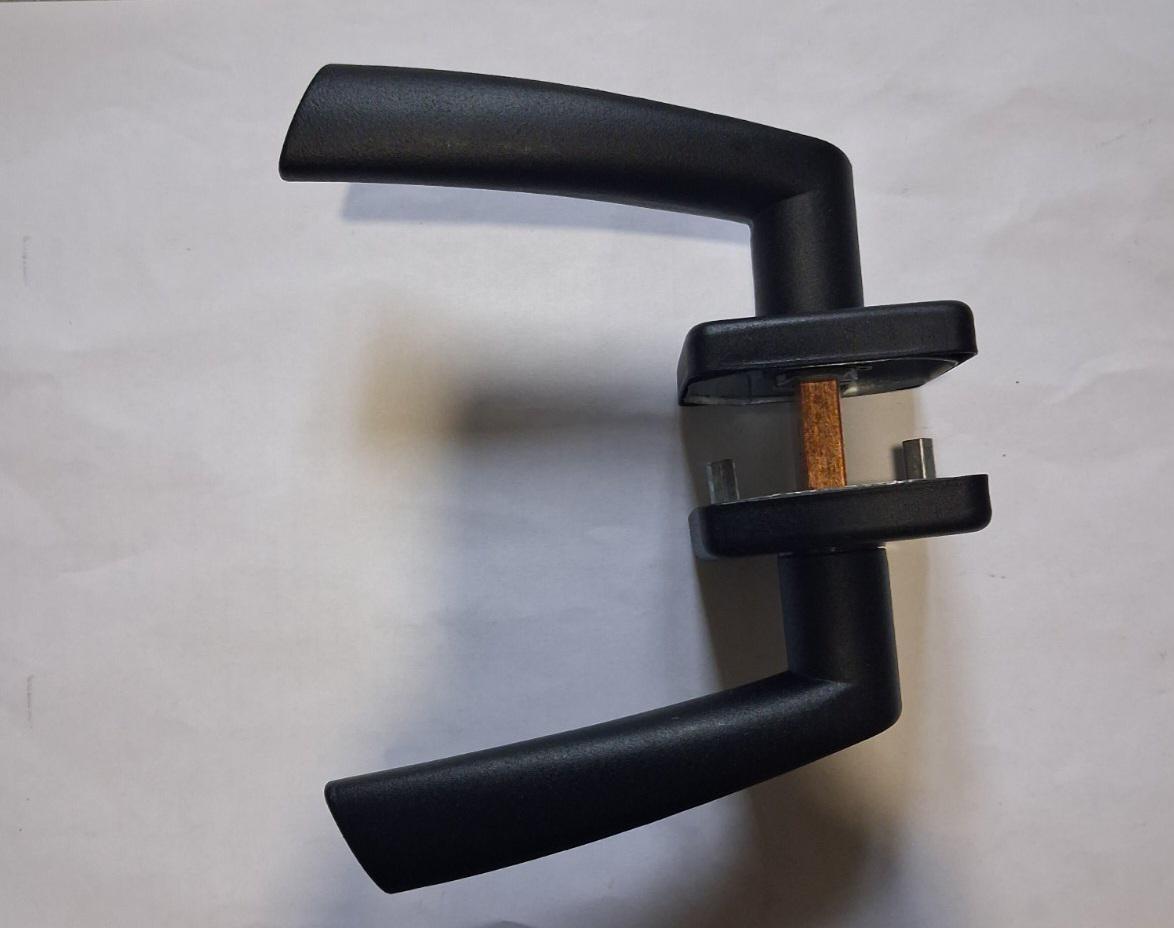 Дверна ручка на розетці Аріко Браво квадрат з декоративною накладкою Чорний (318061E) - фото 6 Дверна ручка на розетці Аріко Браво квадрат з декоративною накладкою Чорний (318061E) - фото 6