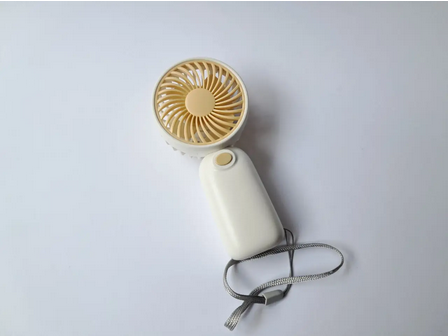 Вентилятор від батарейок 2 ААА Жовтий (WF-921) - фото 2 Вентилятор від батарейок 2 ААА Жовтий (WF-921) - фото 2