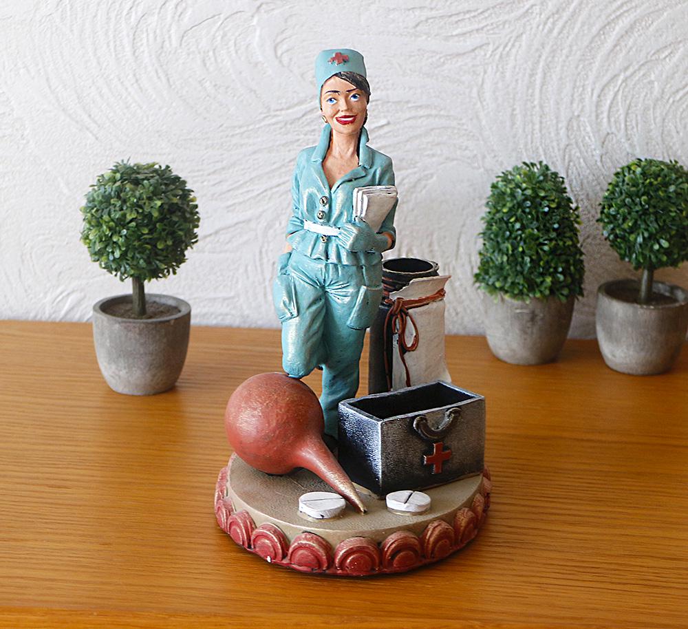 Статуетка Леді Лікар - візитниця 22 см Гранд Презент ВП809 - фото 2 Статуетка Леді Лікар - візитниця 22 см Гранд Презент ВП809 - фото 2