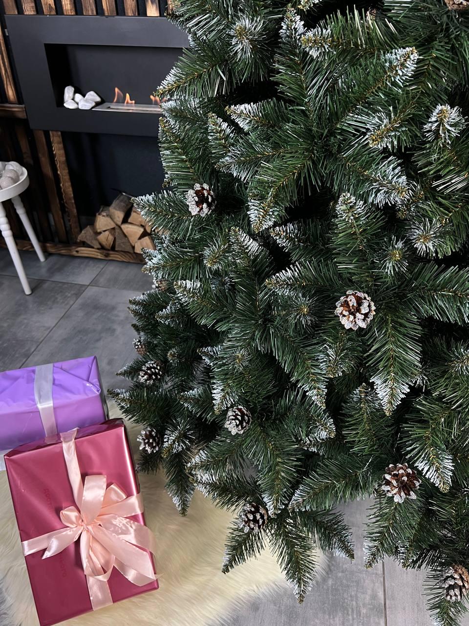 Штучна ялинка засніжена Елітна з шишками 2,1 м Зелений (YNK08172) - фото 6 Штучна ялинка засніжена Елітна з шишками 2,1 м Зелений (YNK08172) - фото 6