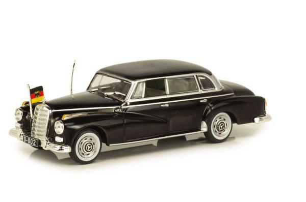 Модель автомобиля 1:43 Mercedes-Benz 300 D W189 1957-1962 Black (B66041054)