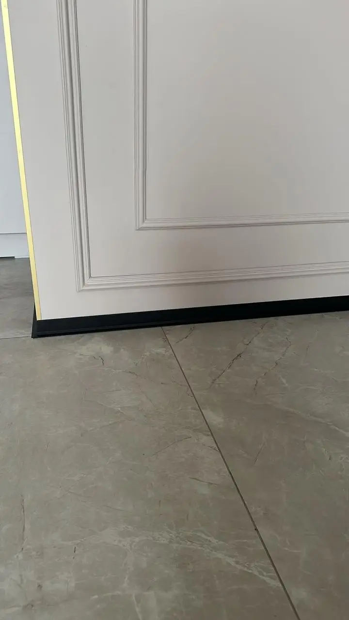 Плінтус алюмінієвий накладний Strila SVP-38B 38 мм 2600 мм Чорний (26902488) - фото 6