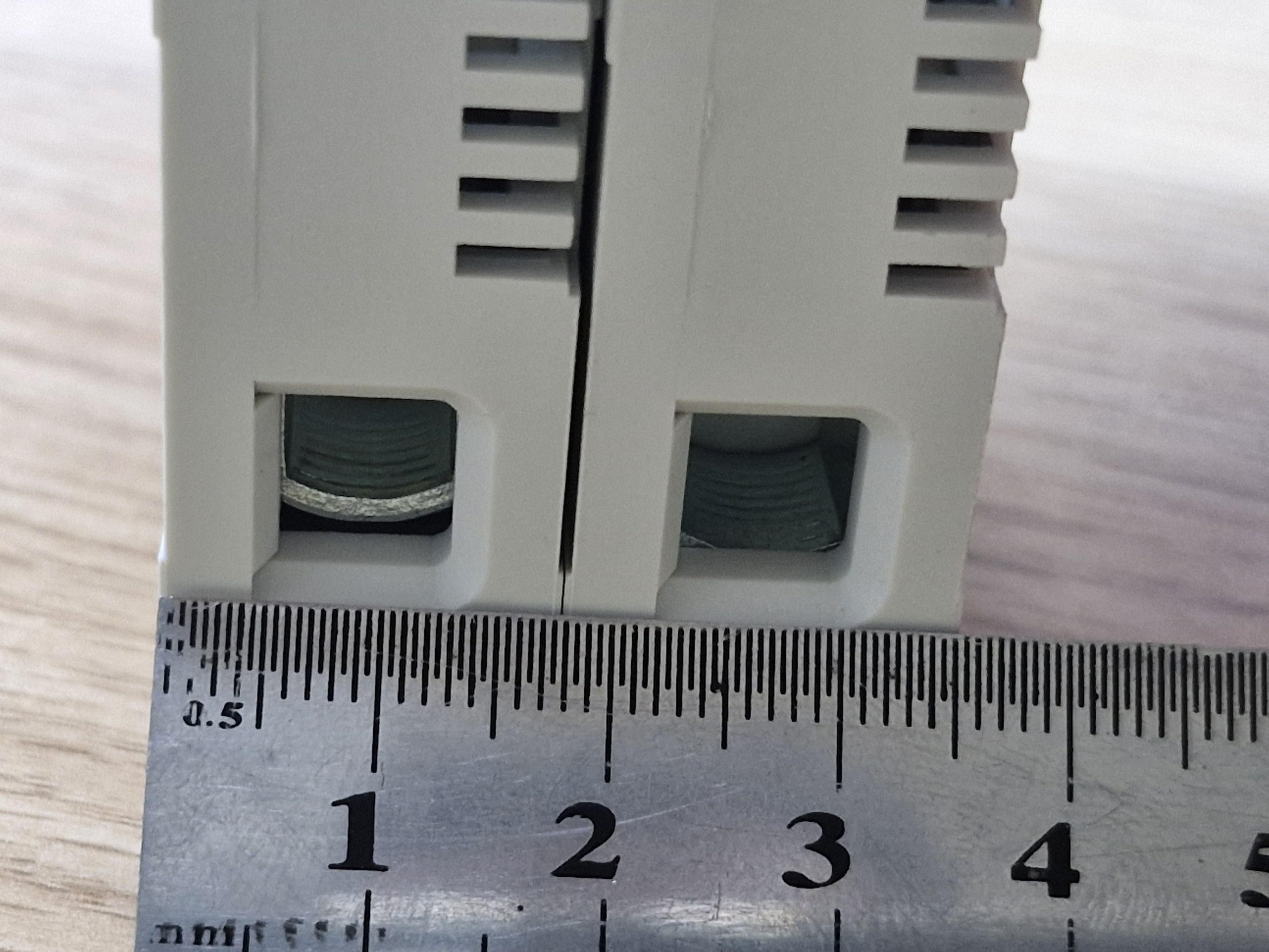 Тримач двополюсний без запобіжників 10x38 мм TOMZN для сонячних панелей LED індикація до 1100V PV клас gPV (22120338) - фото 15 Тримач двополюсний без запобіжників 10x38 мм TOMZN для сонячних панелей LED індикація до 1100V PV клас gPV (22120338) - фото 15