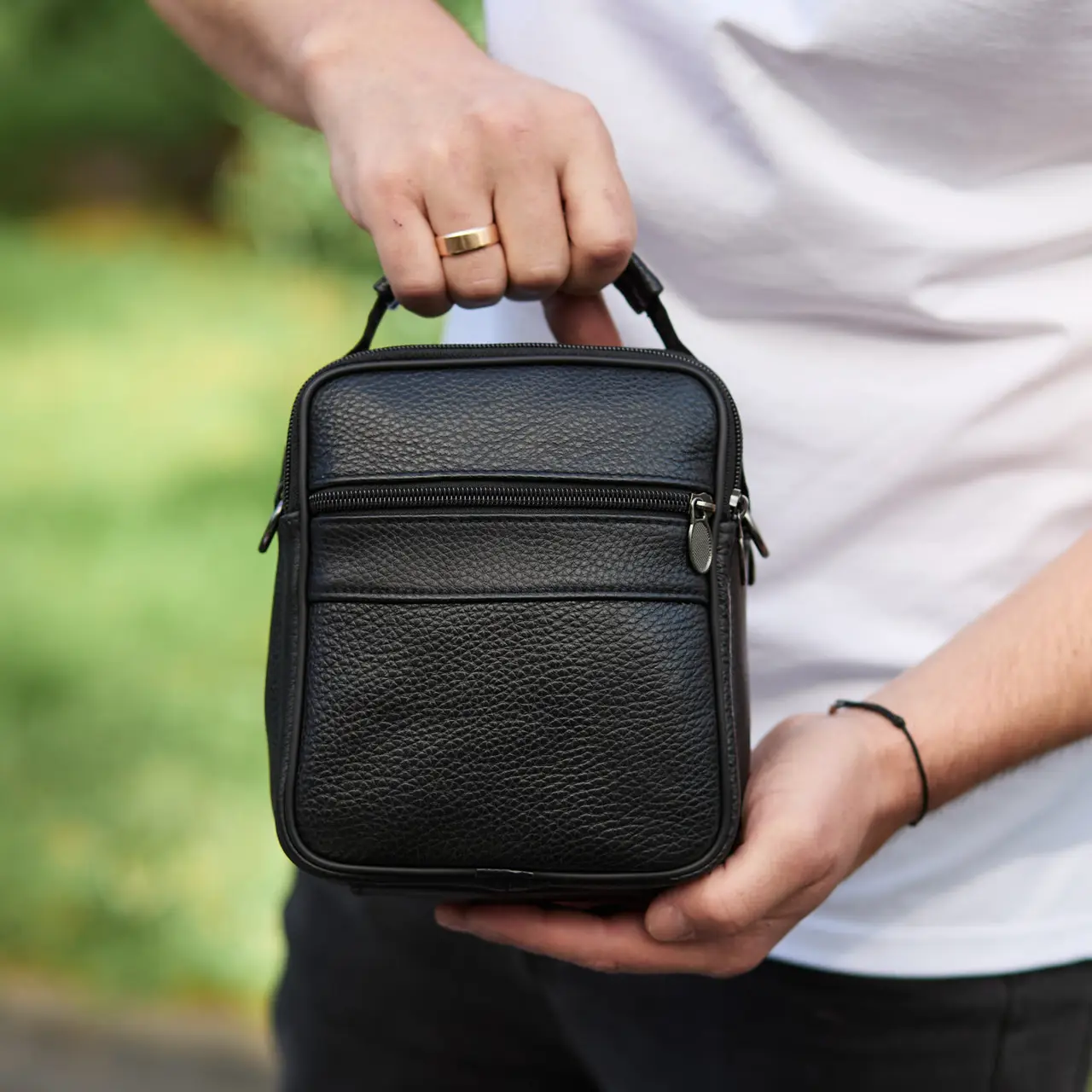 Сумка-барсетка через плечо с ручкой кожаная мужская Tiding Bag 17x21x9 см Черный - фото 2 Сумка-барсетка через плечо с ручкой кожаная мужская Tiding Bag 17x21x9 см Черный - фото 2