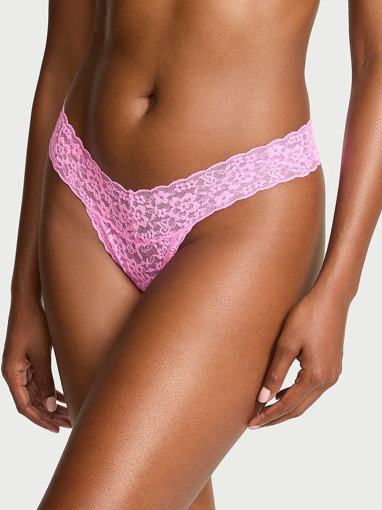 Трусики стринги Victoria's Secret The Lacie Lace Thong Panty M Розовый (27177544)