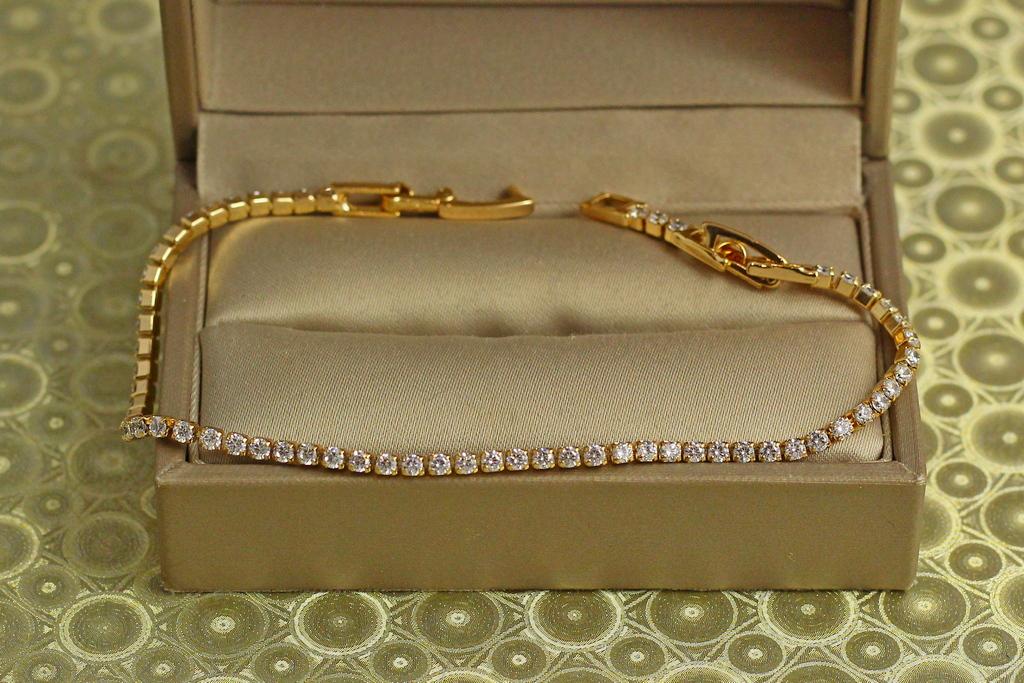 Браслет Xuping Jewelry одна дорожка из белых фиантов 19 см 2 мм Золотистый (31594575)