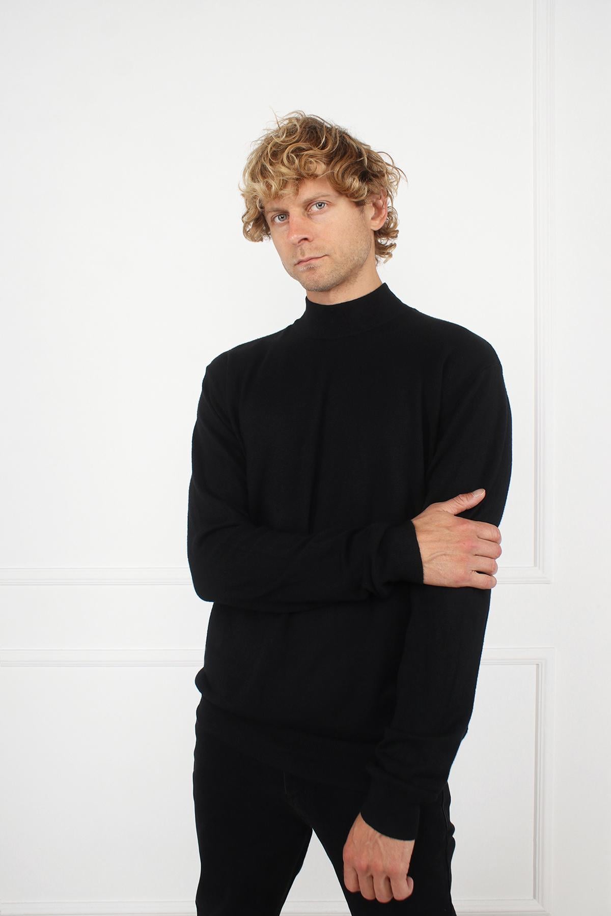 Гольф с длинным рукавом мужской Yuki ЦБ-00299335 р. 50 Черный (SKT001326313) Гольф с длинным рукавом мужской Yuki ЦБ-00299335 р. 50 Черный (SKT001326313)