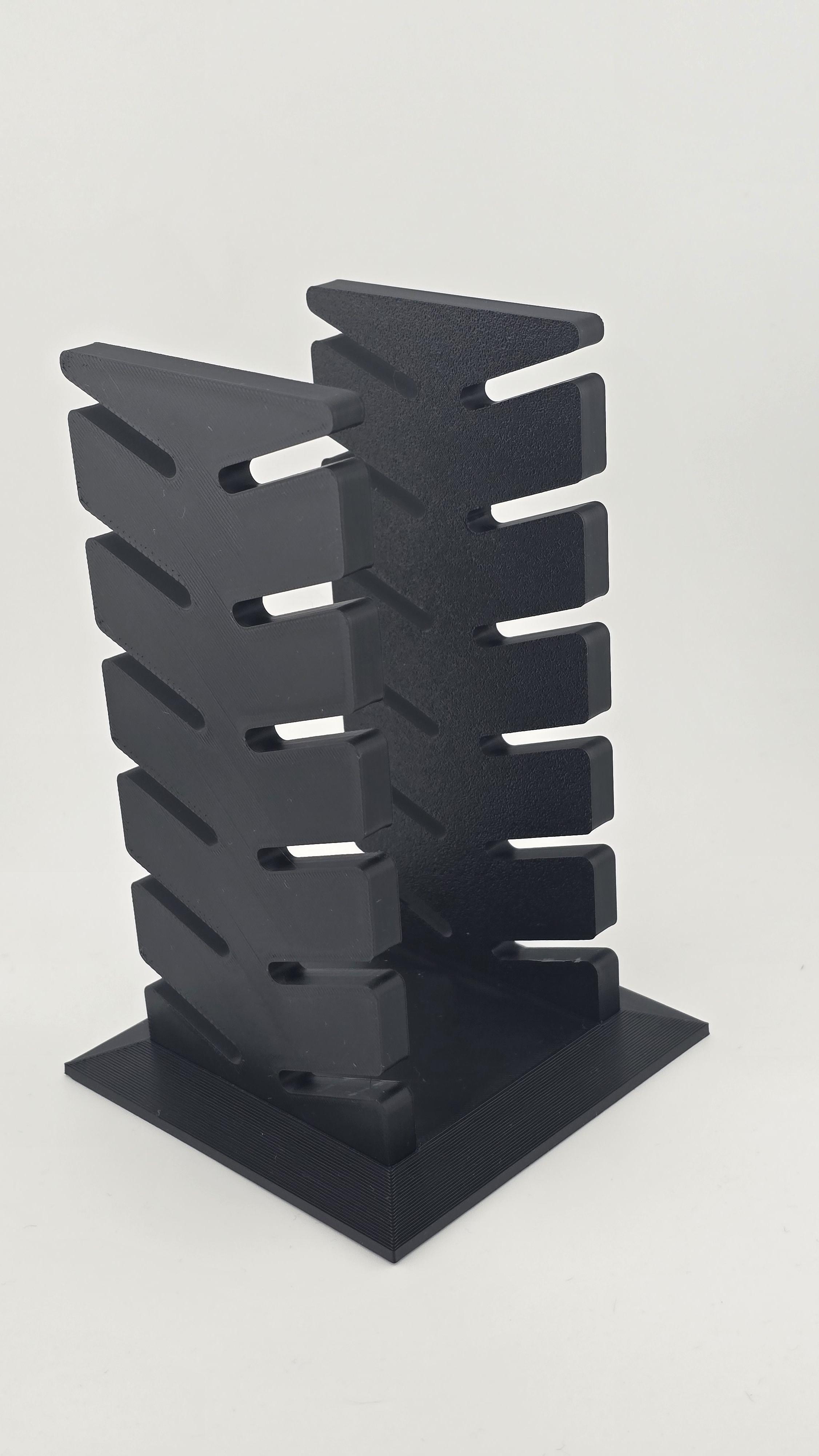 Держатель для кепок 12 шт. (0044)