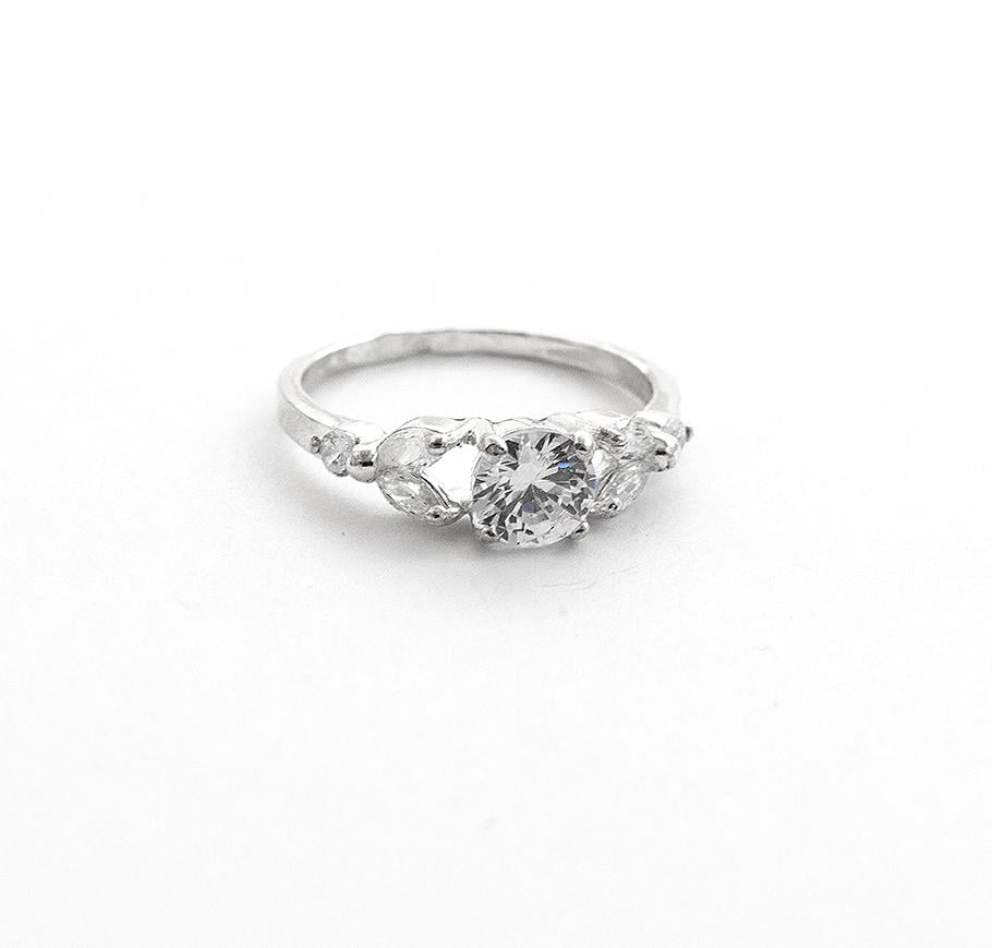 Перстень серебряный с цирконами Maxi Silver 7923 SE р. 19 (8792386)