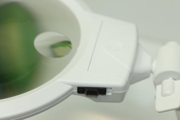 Лупа настольная с разметкой/подсветкой 120 мм Белый (00000005564) - фото 4 Лупа настольная с разметкой/подсветкой 120 мм Белый (00000005564) - фото 4