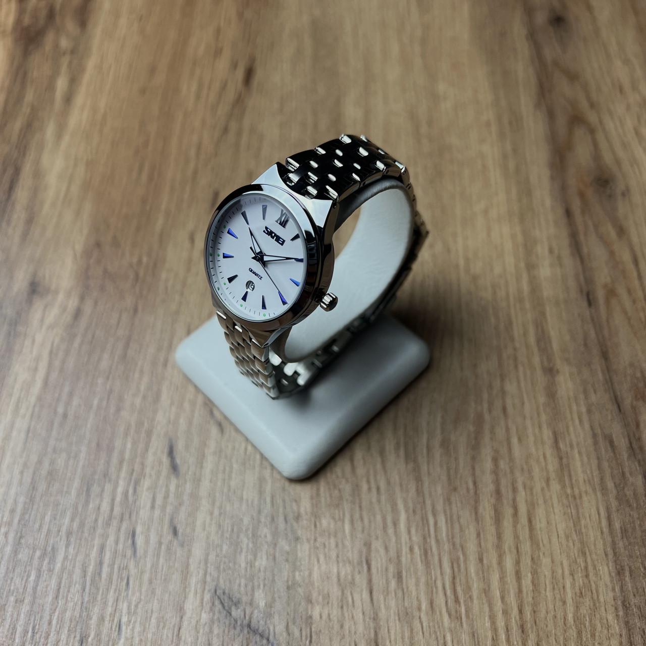 Годинник жіночий металевий Skmei з датою Сріблястий/Білий (z064-2) - фото 3 Годинник жіночий металевий Skmei з датою Сріблястий/Білий (z064-2) - фото 3