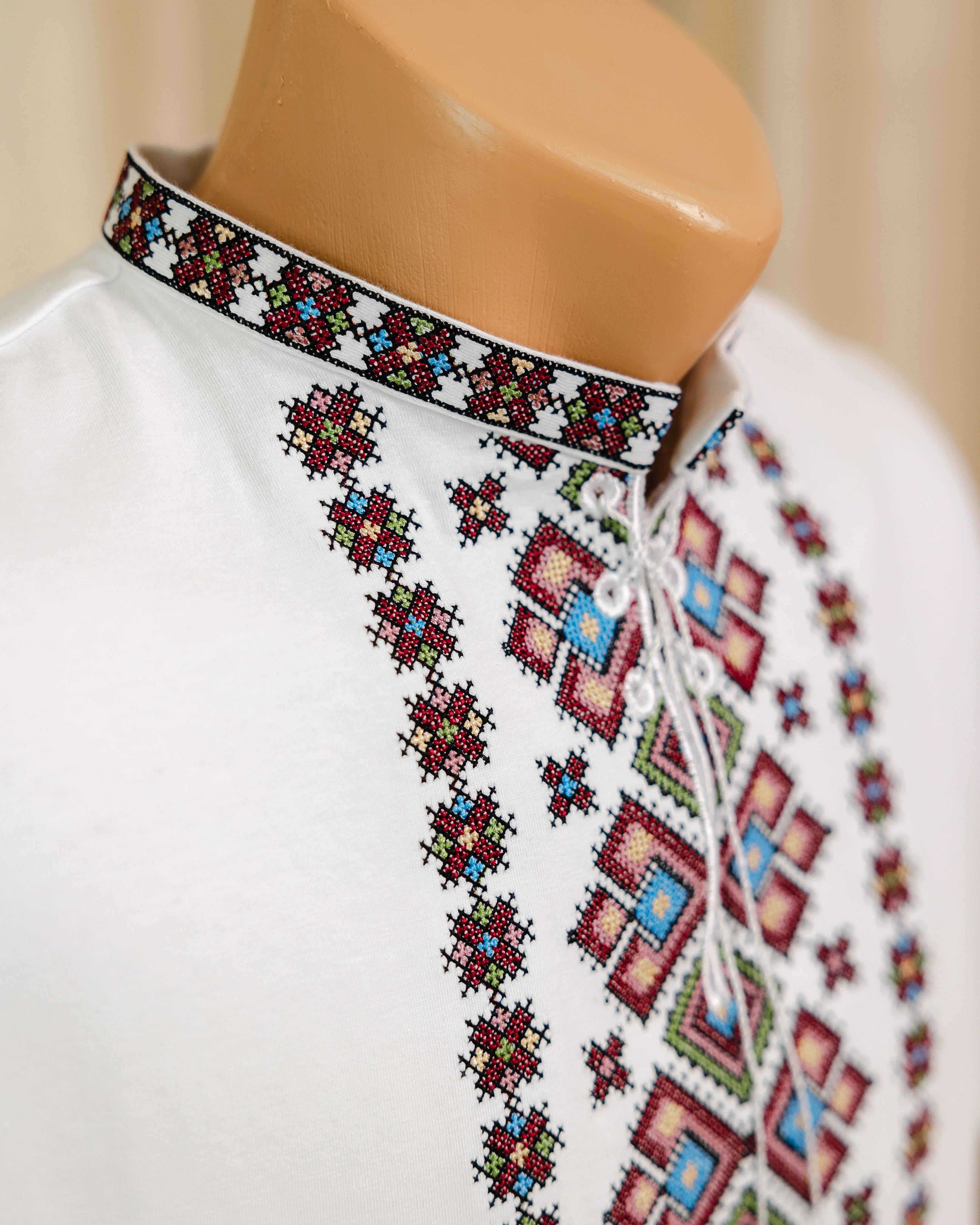 Футболка с мужской вышивкой Изольд XL Белый (0002225-XL) - фото 4 Футболка с мужской вышивкой Изольд XL Белый (0002225-XL) - фото 4