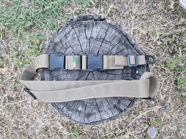 Ремень трехточечный с карабином и утяжкой Койот (three-point-1-kt)