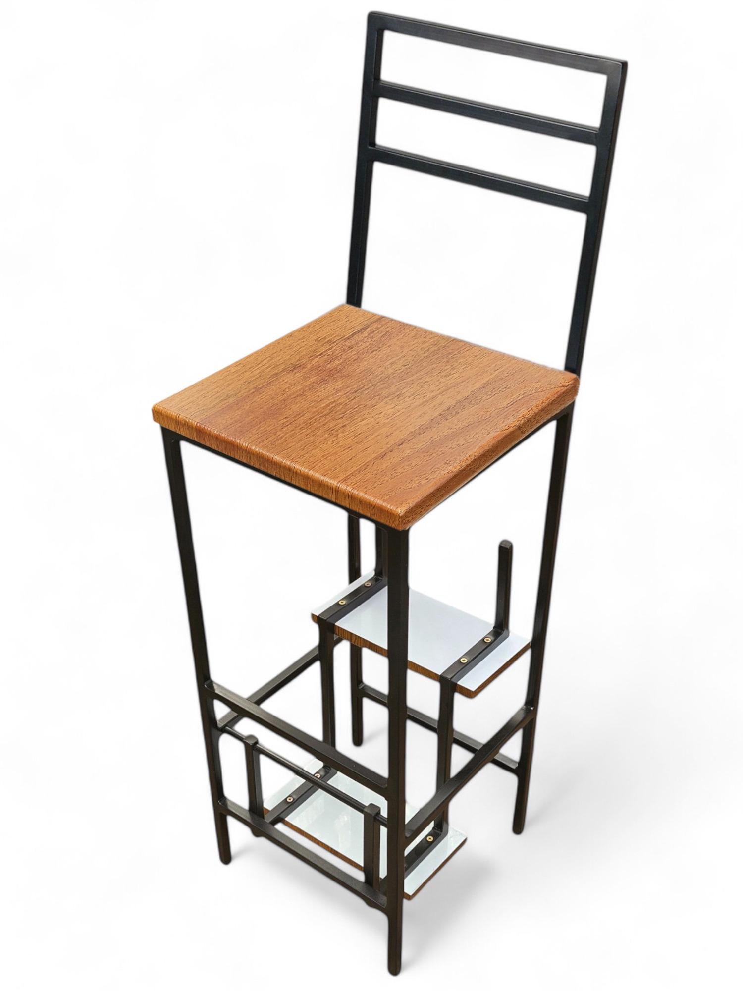 Стул трансформер лофт на 3 сходинки зі спинкою Magnus Горіх - фото 2 Стул трансформер лофт на 3 сходинки зі спинкою Magnus Горіх - фото 2