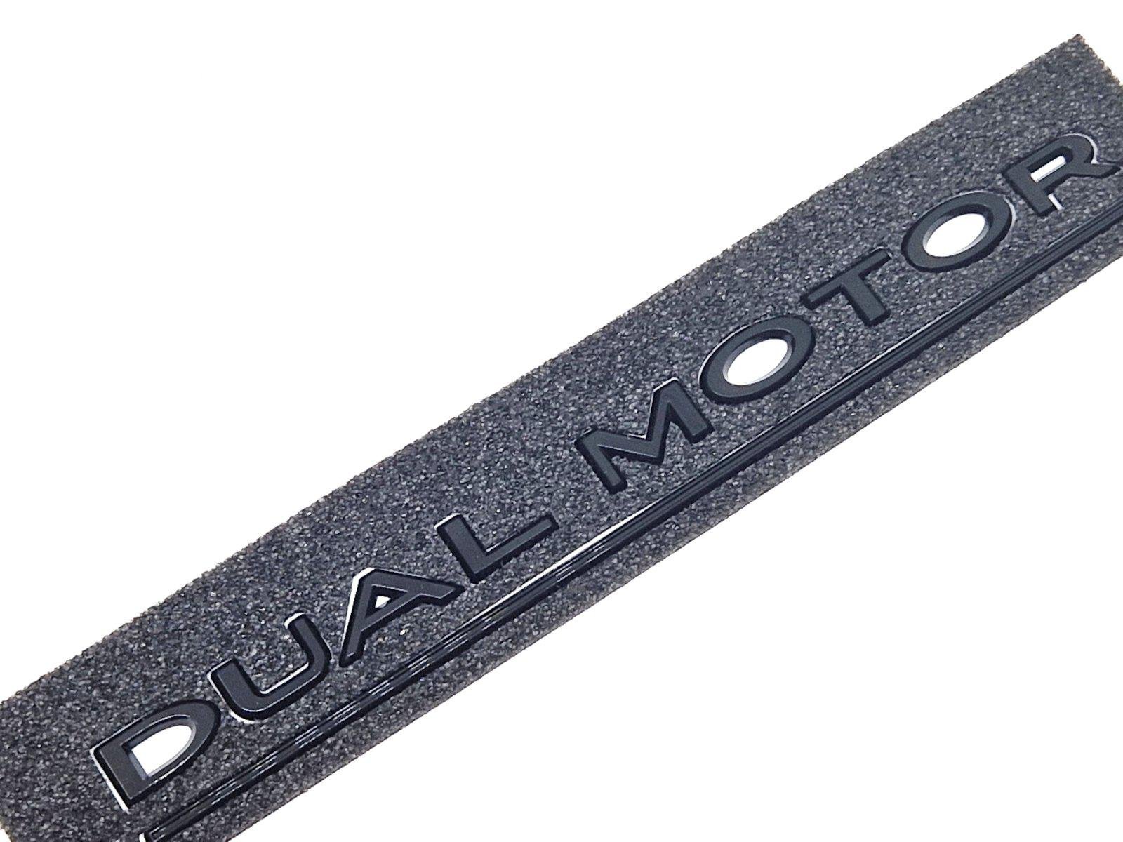 Надпись TESLA DUAL MOTOR Черный матовый (13702227) Надпись TESLA DUAL MOTOR Черный матовый (13702227)