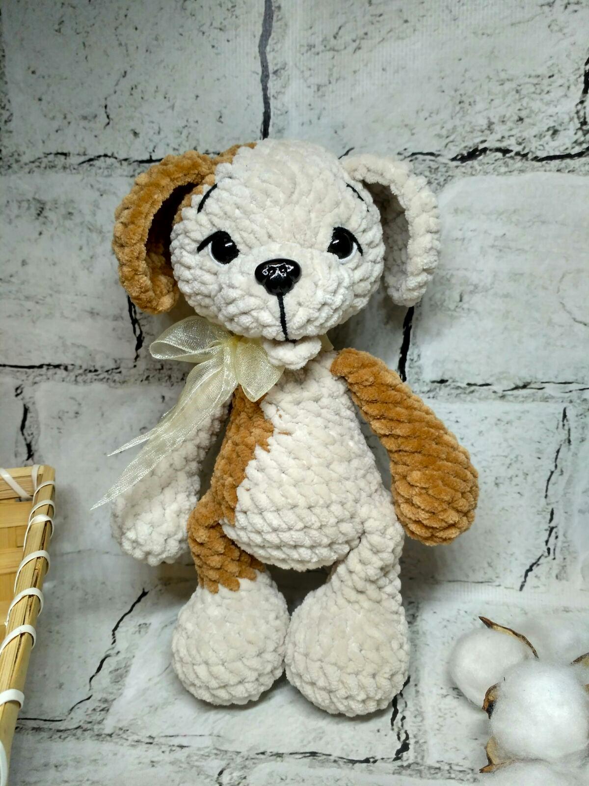 Мягкая игрушка вязаная ручной работы Собачка из плюша 21 см Бежевый (202-64)