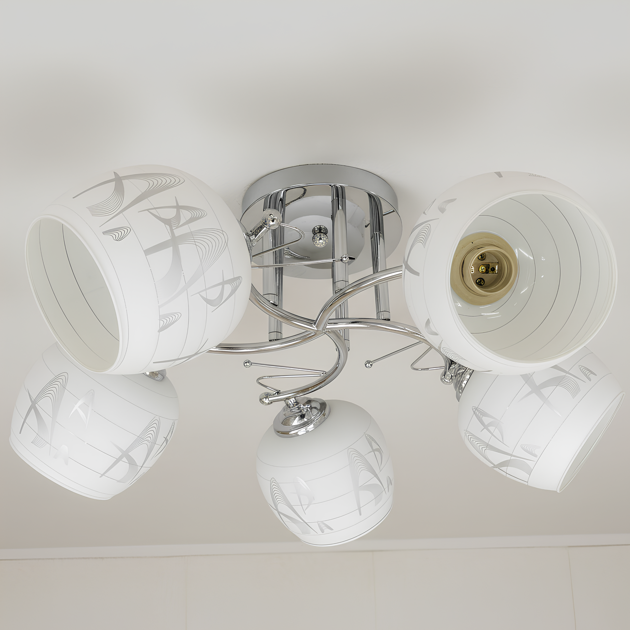 Люстра VALESO на пять плафонов с узорами под лампу Е27 Хром/Белый (9509F/5)