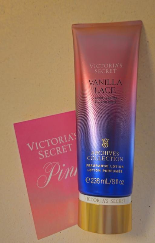 Лосьон для тела парфюмированный Vanilla Lace Victoria's Secret 236 мл (2817029136) - фото 2 Лосьон для тела парфюмированный Vanilla Lace Victoria's Secret 236 мл (2817029136) - фото 2