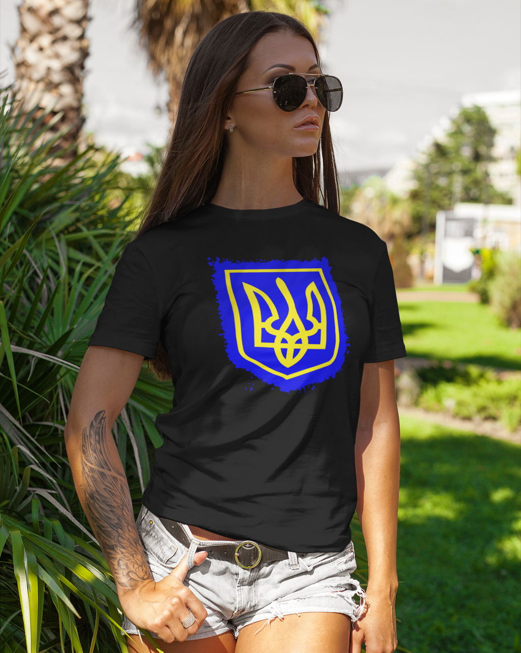 Футболка женская Mishe 11000067 Патриотическая с гербом S (11000067_3)