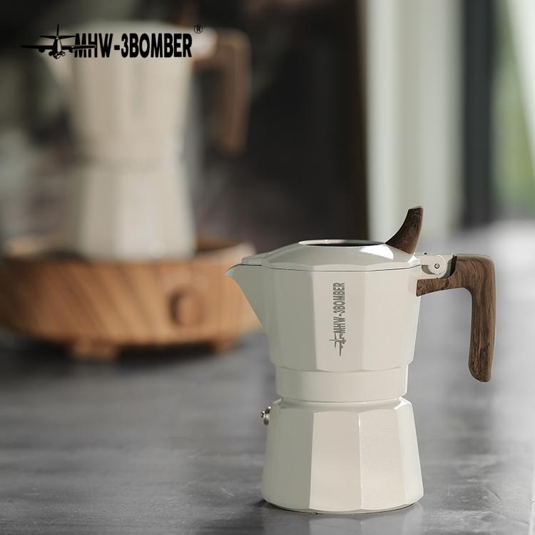 Гейзерная кофеварка с двойным клапаном MHW-3BOMBER Double Valve Moka Pot 180 мл White (M5889W) - фото 5 Гейзерная кофеварка с двойным клапаном MHW-3BOMBER Double Valve Moka Pot 180 мл White (M5889W) - фото 5