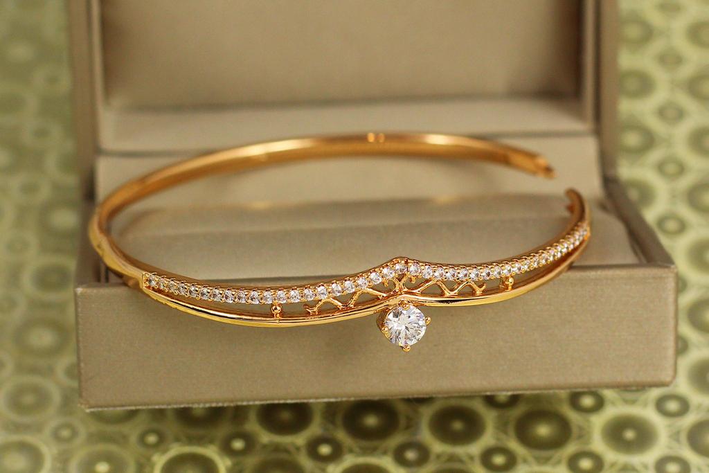 Браслет бенгл Xuping Jewelry Элегия 60 мм на руку 17-19 см Золотистый (31363443)