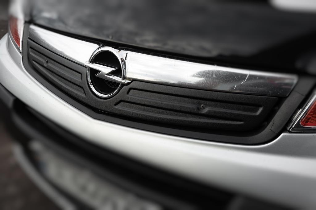 Зимняя накладка на решетку 2007-2015 Глянцевая Digital Designs для Opel Vivaro 2001-2015 гг. полистирол Черный