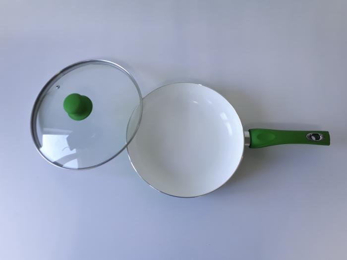 Сковорода для смаження з антипригарним керамічним покриттям зі скляною кришкою зелена D 26cm H 5cm L 45cm 13185 - фото 3 Сковорода для смаження з антипригарним керамічним покриттям зі скляною кришкою зелена D 26cm H 5cm L 45cm 13185 - фото 3