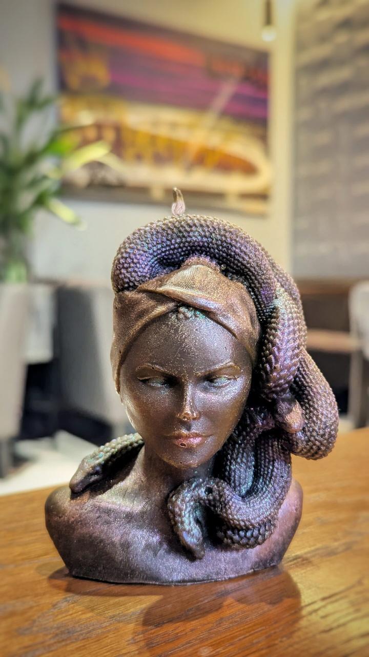 Свеча восковая Медуза Горгона