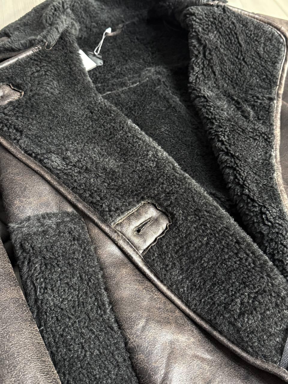 Дубленка женская Aftf Basic 242 с темным мехом на пуговицах S Коричневый (5022) - фото 6 Дубленка женская Aftf Basic 242 с темным мехом на пуговицах S Коричневый (5022) - фото 6