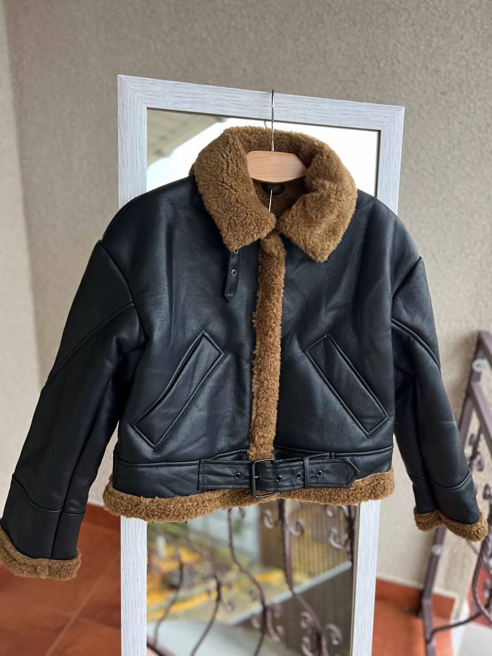 Дубленка женская Aftf Basic 2437 короткая авиатор на молнии с коричневым мехом экокожа M Черный (3127) - фото 9