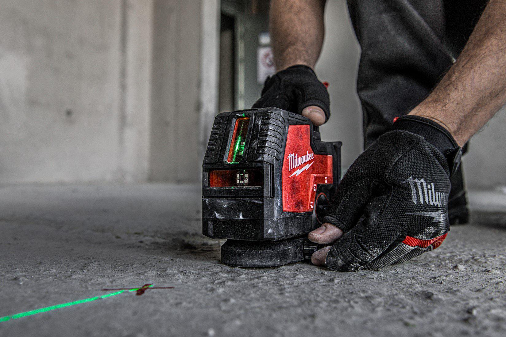 Линейно-точечный лазерный нивелир Milwaukee L4 CLLP-301C (4933478099) - фото 5 Линейно-точечный лазерный нивелир Milwaukee L4 CLLP-301C (4933478099) - фото 5