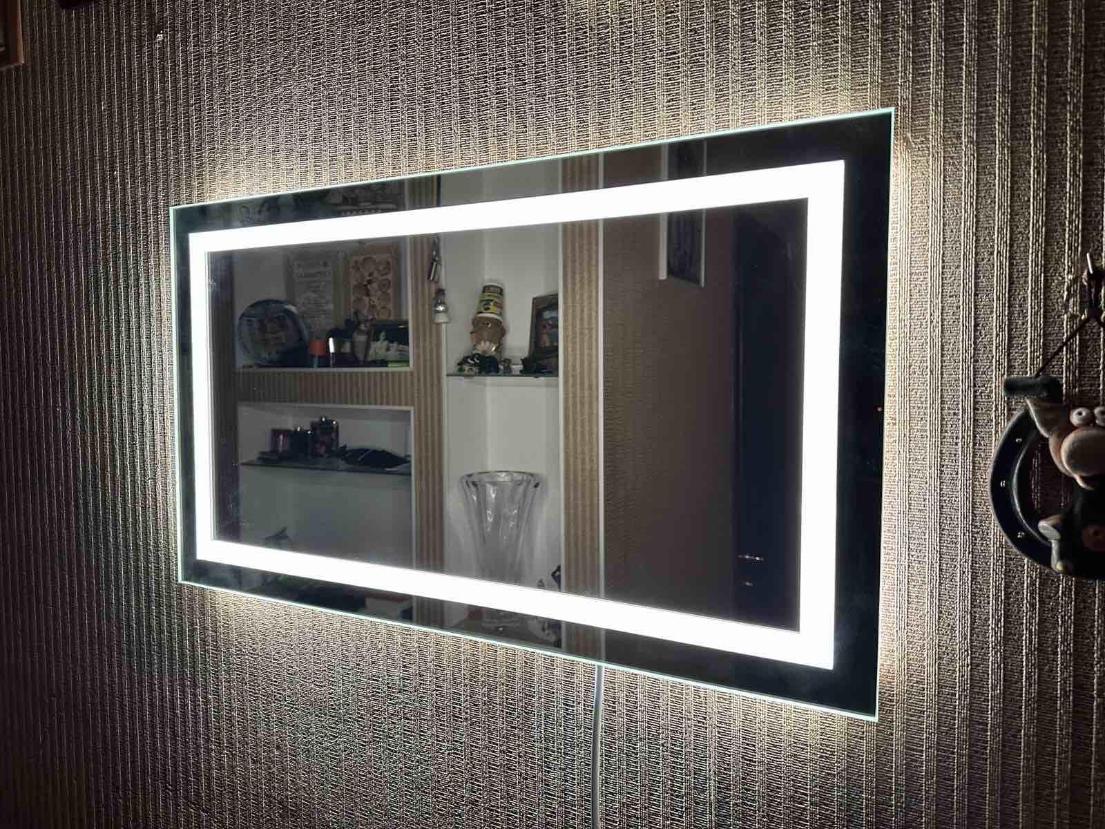 Зеркало в ванную комнату c фронтальной и фоновой подсветкой прямоугольное 400х700 мм (L2-Е)